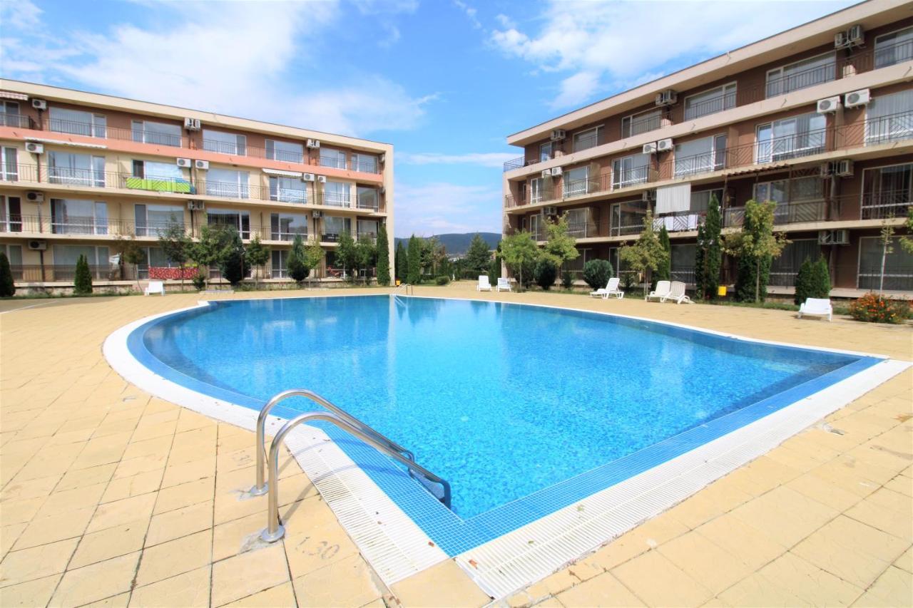 Holiday-Orchid Menada Apartments ซันนีบีช ภายนอก รูปภาพ