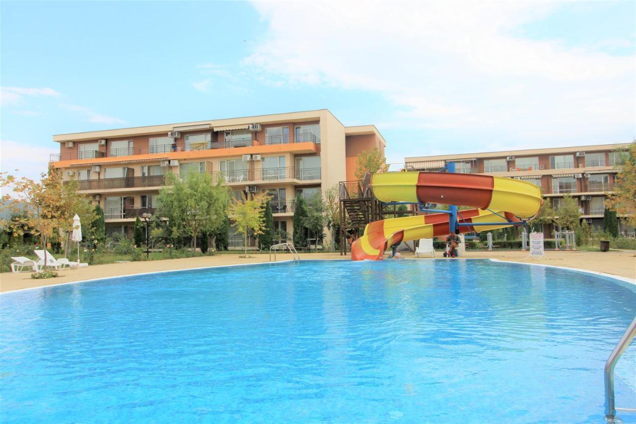 Holiday-Orchid Menada Apartments ซันนีบีช ภายนอก รูปภาพ