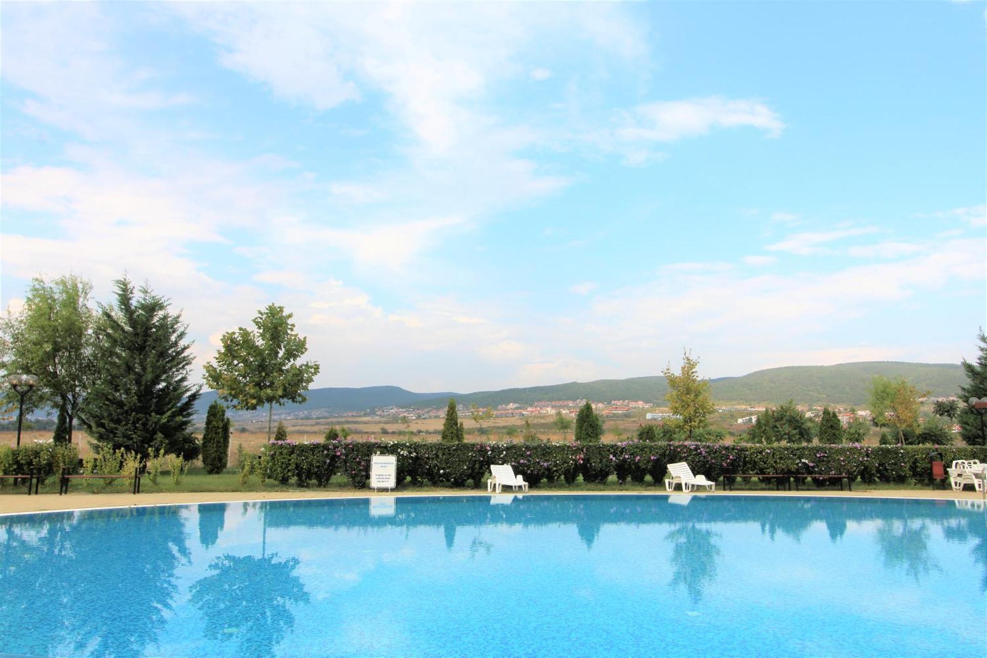 Holiday-Orchid Menada Apartments ซันนีบีช ภายนอก รูปภาพ