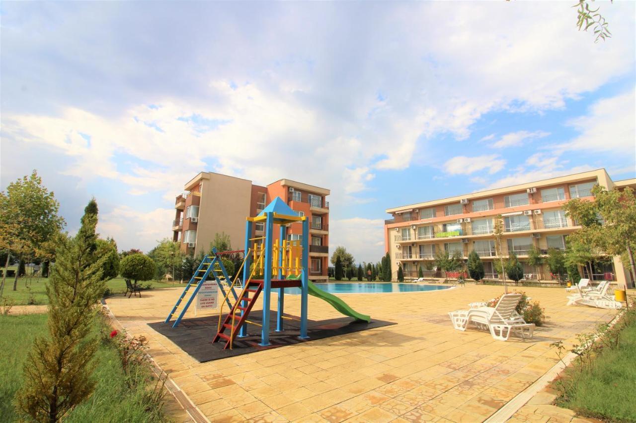 Holiday-Orchid Menada Apartments ซันนีบีช ภายนอก รูปภาพ