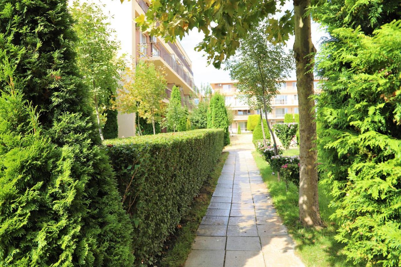 Holiday-Orchid Menada Apartments ซันนีบีช ภายนอก รูปภาพ